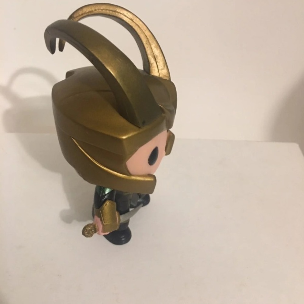Marvel Loki (Helmet) Funko Pop View 2